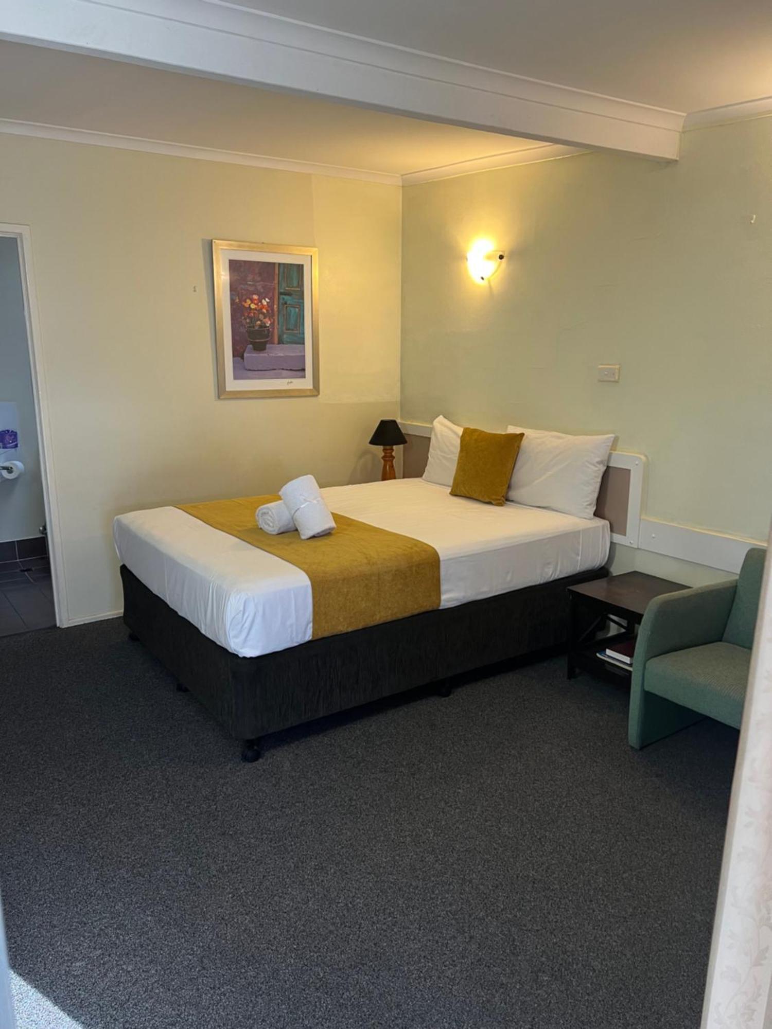 BILOELA CENTRE MOTEL | ⋆⋆⋆ | AUSTRALIA | SEASON DEALS FROM $94