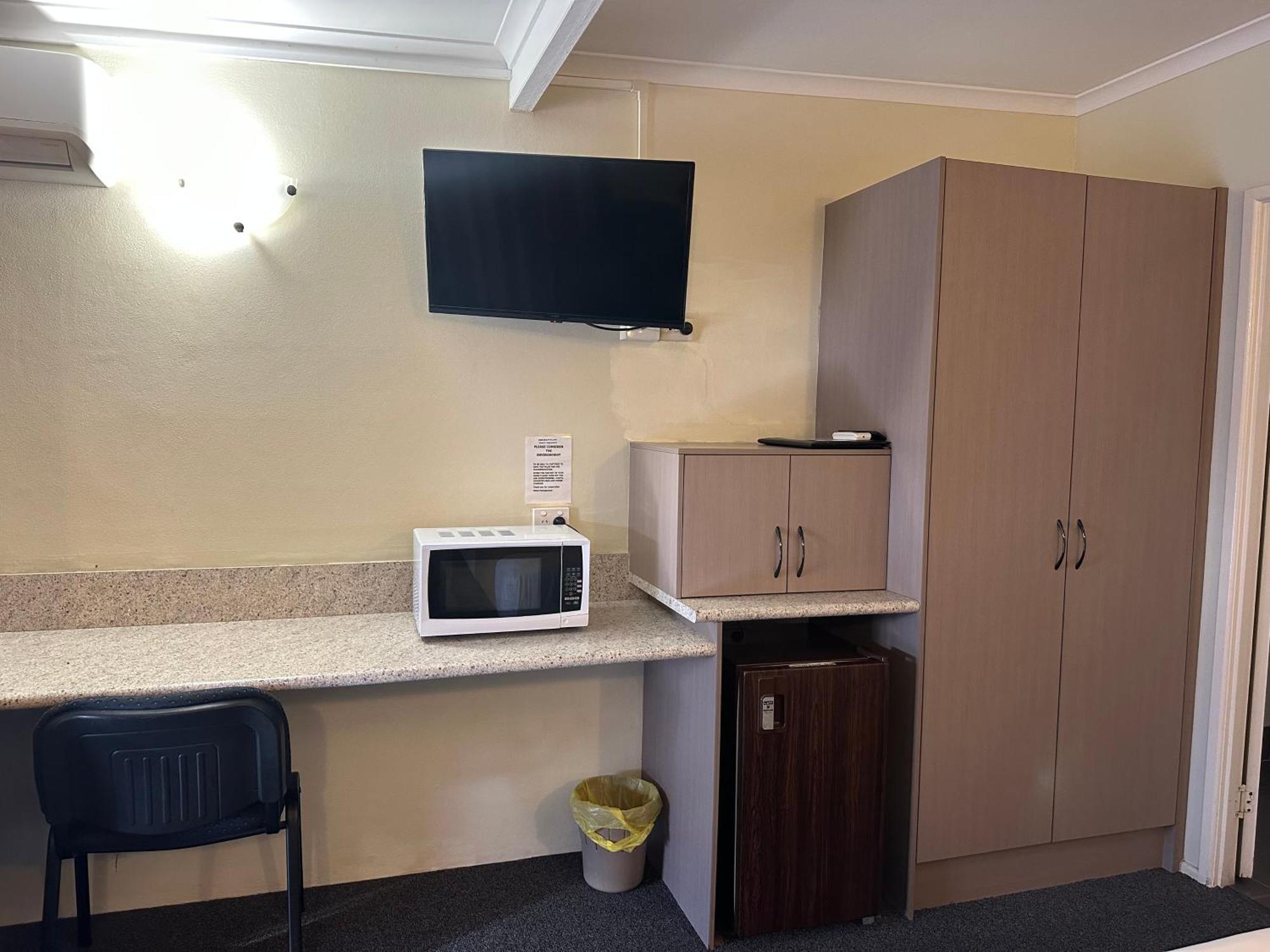 BILOELA CENTRE MOTEL | ⋆⋆⋆ | AUSTRALIA | SEASON DEALS FROM $94