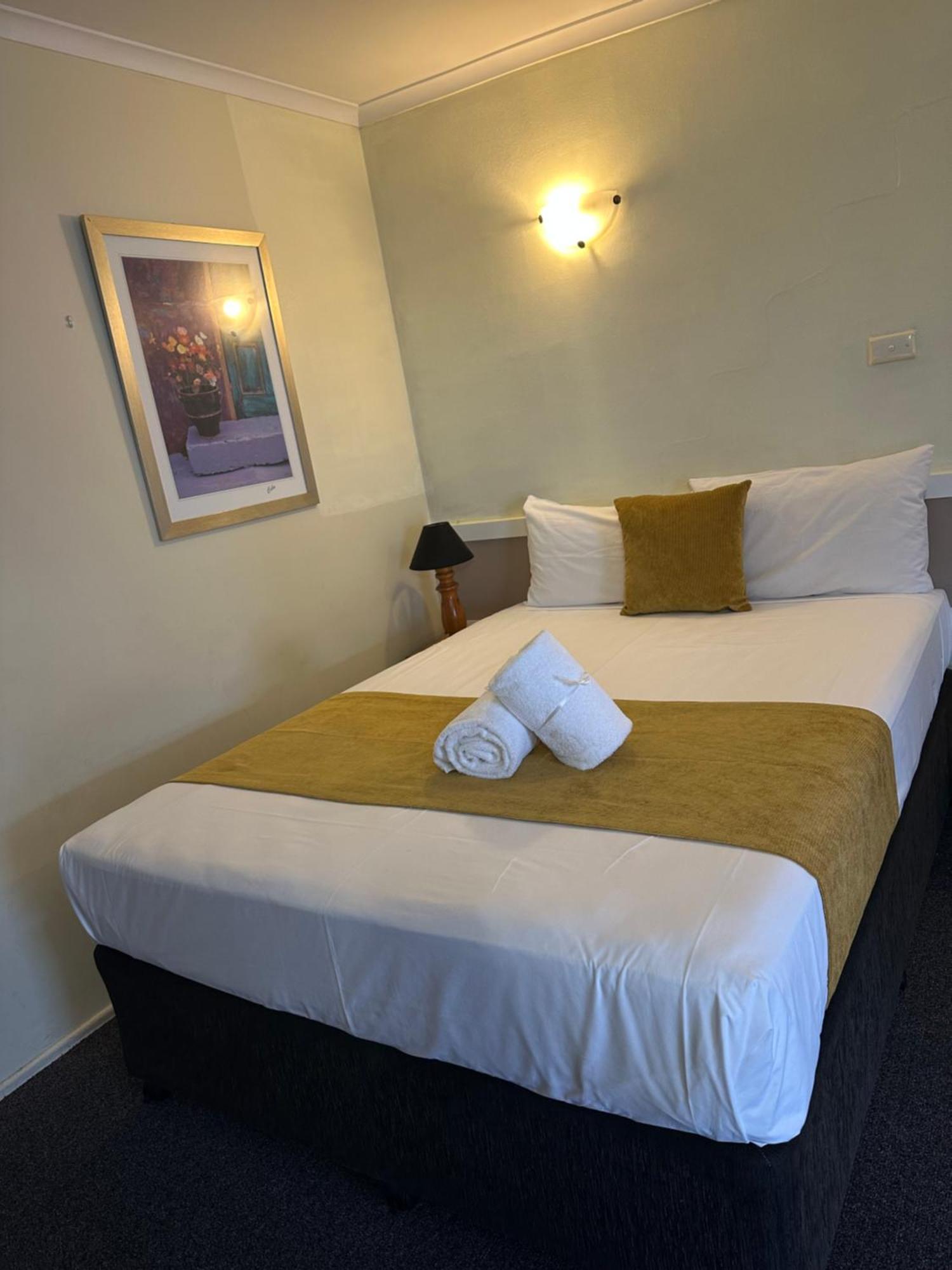 BILOELA CENTRE MOTEL | ⋆⋆⋆ | AUSTRALIA | SEASON DEALS FROM $94